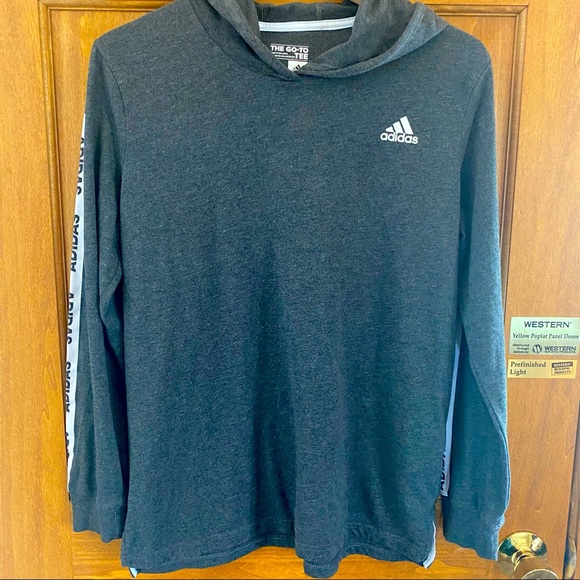 Youth sized gray adidas the go to tee long sleeve shirt / top